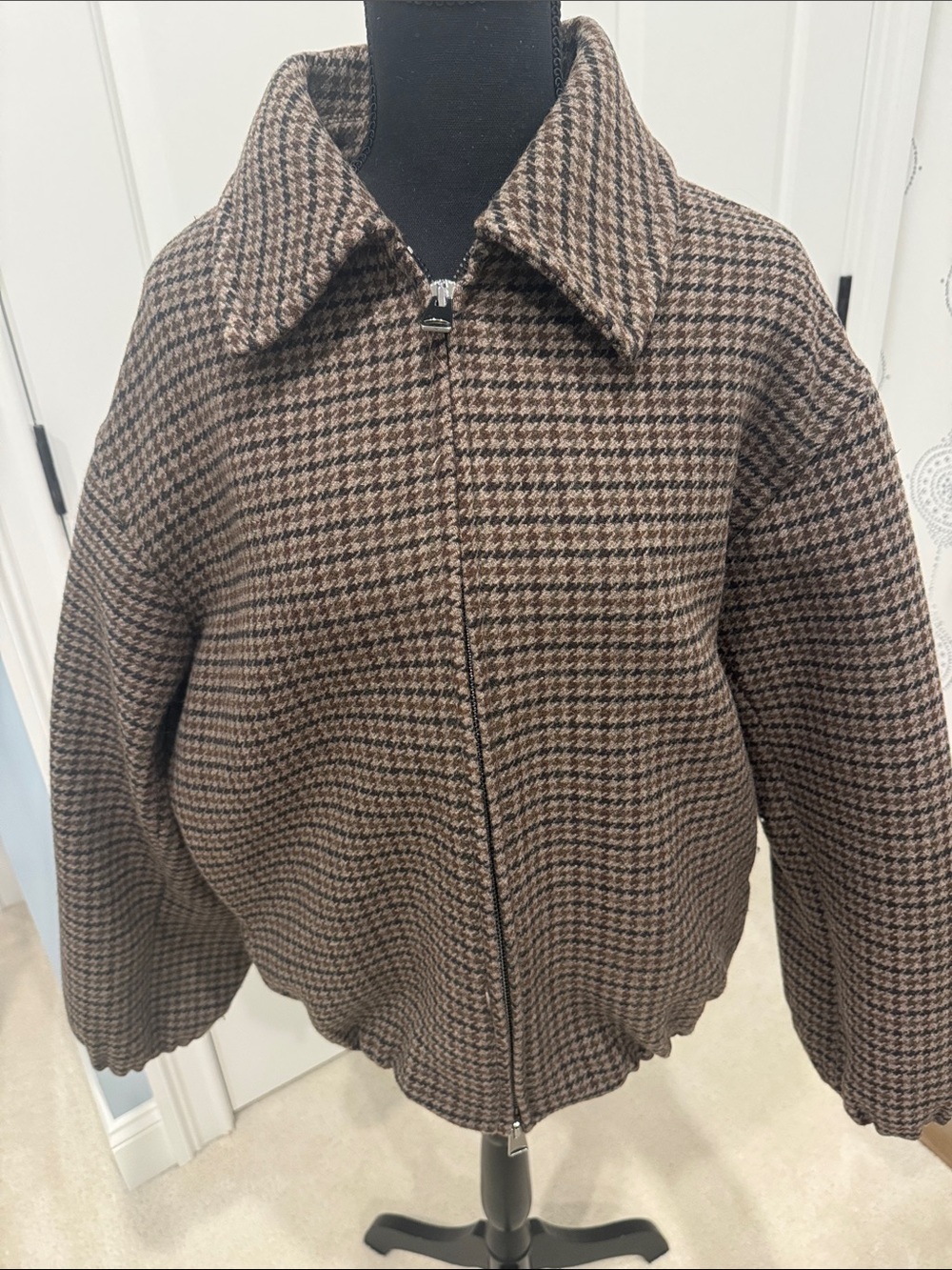 Mango women’s Brown Houndstooth Zip-Front Italian wool Jacket small new